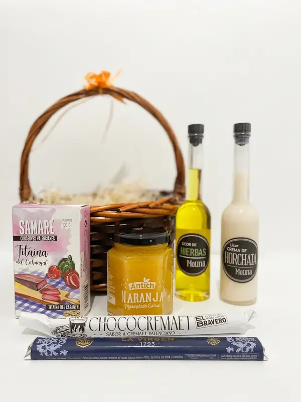 Cesta Regalo Selección de Licores Tradicionales y Dulces